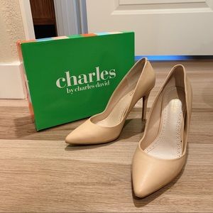 Charles bt Charles David nude pump sz 8